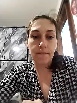 Snapshot of Assodibasss chatting on May 8, 8:29 am Assodibasss online show from May 8, 8:29 am