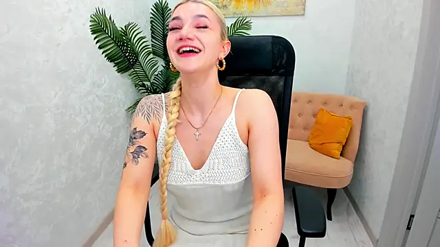 SelenaeMoore online show from March 13, 6:12 pm