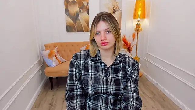 SelenaeMoore online show from April 4, 3:35 am