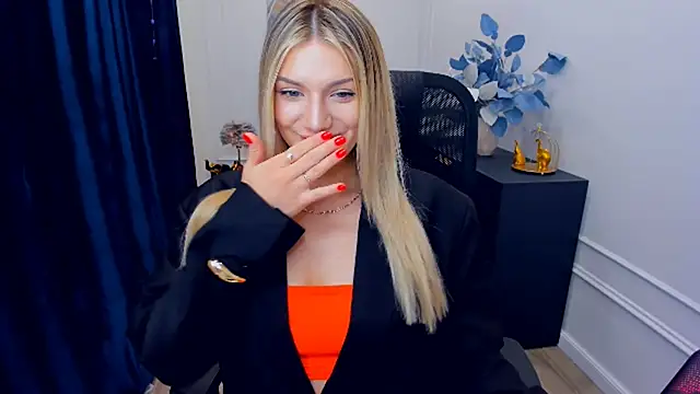 SelenaeMoore online show from November 30, 6:41 pm