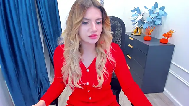 SelenaeMoore online show from October 17, 3:32 am