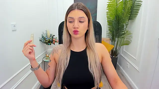 SelenaeMoore online show from November 14, 7:50 pm