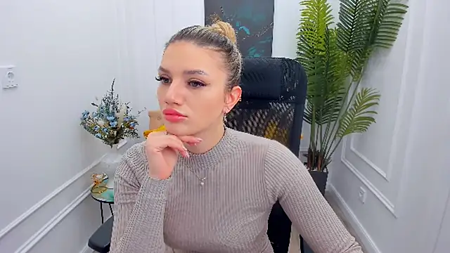 SelenaeMoore online show from January 15, 3:21 am