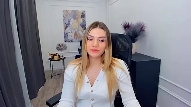 SelenaeMoore online show from February 26, 4:34 am