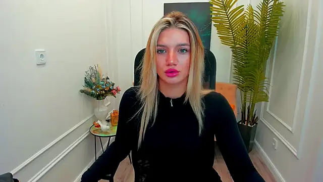 SelenaeMoore online show from November 22, 4:11 am