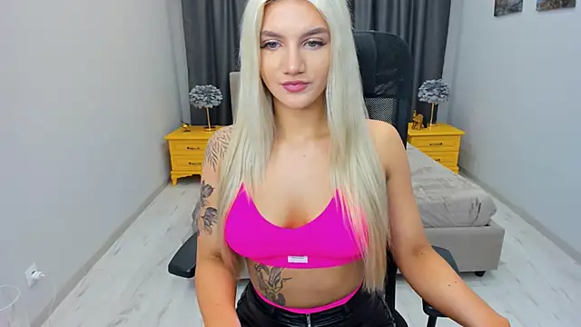 SelenaeMoore online show from March 19, 9:49 am