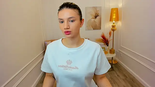 SelenaeMoore online show from April 2, 3:24 am