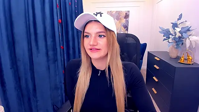 SelenaeMoore online show from November 13, 7:40 pm