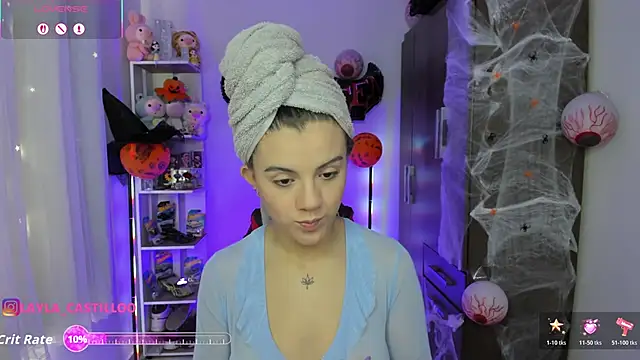 Layla castilloo online show from October 24, 3:00 pm