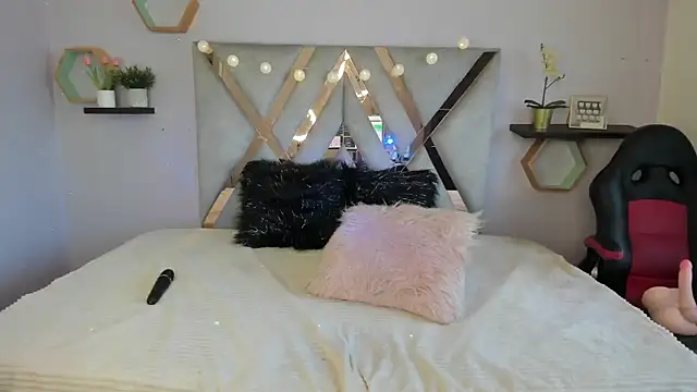 Snapshot of Esteff__o2 chatting on March 17, 8:09 pm Esteff o2 online show from March 17, 8:09 pm