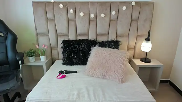 Snapshot of Esteff__o2 chatting on March 12, 7:36 pm Esteff o2 online show from March 12, 7:36 pm