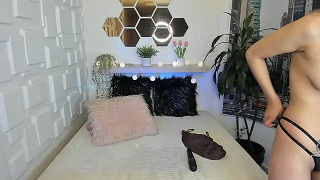 Snapshot of Esteff__o2 chatting on February 5, 7:42 pm Esteff o2 online show from February 5, 7:42 pm