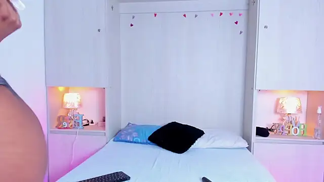 KendallRosse1 online show from December 18, 12:53 pm