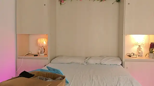 KendallRosse1 online show from April 2, 12:12 pm