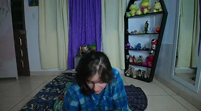 Snapshot of Violeta_Arnau chatting on February 12, 5:15 am Violeta Arnau online show from February 12, 5:15 am