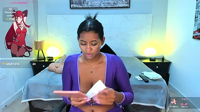 Snapshot of LAYLATAYLOR_ chatting on February 6, 6:18 am LAYLATAYLOR online show from February 6, 6:18 am