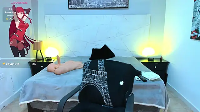 Snapshot of LAYLATAYLOR_ chatting on February 6, 9:22 am LAYLATAYLOR online show from February 6, 9:22 am