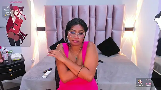 Snapshot of LAYLATAYLOR_ chatting on February 19, 1:39 pm LAYLATAYLOR online show from February 19, 1:39 pm