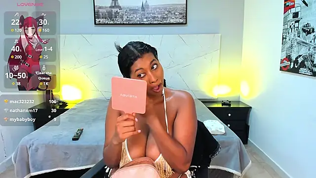 Snapshot of LAYLATAYLOR_ chatting on January 18, 12:24 am LAYLATAYLOR online show from January 18, 12:24 am