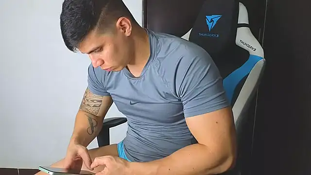 Ethanstill1 online show from December 7, 5:37 pm