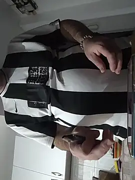 Snapshot of Maryo0001 chatting on November 10, 11:43 pm Maryo0001 online show from November 10, 11:43 pm