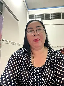 Snapshot of NDith chatting on September 14, 12:05 pm NDith online show from September 14, 12:05 pm