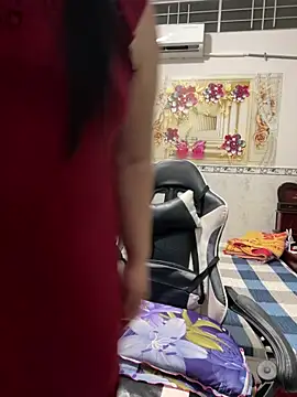 NDith online show from April 1, 1:52 pm