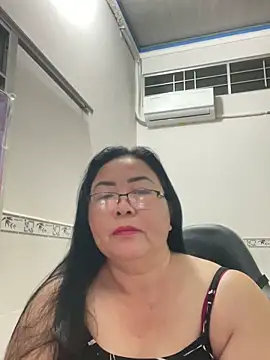 Snapshot of NDith chatting on October 4, 10:22 pm NDith online show from October 4, 10:22 pm