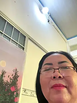 Snapshot of NDith chatting on October 5, 11:28 pm NDith online show from October 5, 11:28 pm
