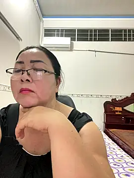Snapshot of NDith chatting on September 25, 12:33 pm NDith online show from September 25, 12:33 pm