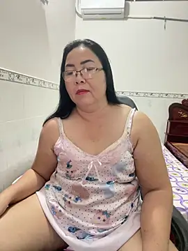 Snapshot of NDith chatting on September 27, 2:12 pm NDith online show from September 27, 2:12 pm