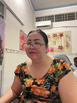 NDith online show from April 30, 11:17 am