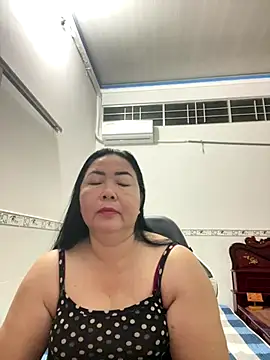 Snapshot of NDith chatting on October 14, 9:58 pm NDith online show from October 14, 9:58 pm