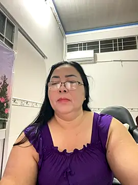 Snapshot of NDith chatting on September 28, 3:08 pm NDith online show from September 28, 3:08 pm