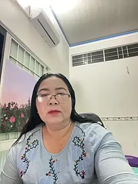 Snapshot of NDith chatting on March 21, 9:34 pm NDith online show from March 21, 9:34 pm