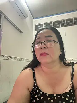 Snapshot of NDith chatting on March 18, 3:33 pm NDith online show from March 18, 3:33 pm