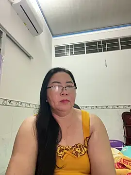 Snapshot of NDith chatting on March 19, 7:06 pm NDith online show from March 19, 7:06 pm