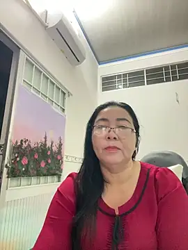 Snapshot of NDith chatting on March 20, 9:13 pm NDith online show from March 20, 9:13 pm