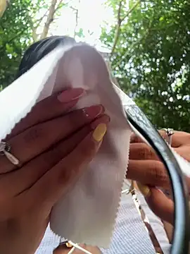 NAUGHTY LITTLE 18 online show from February 26, 9:26 pm