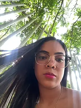 NAUGHTY LITTLE 18 online show from February 23, 8:09 pm