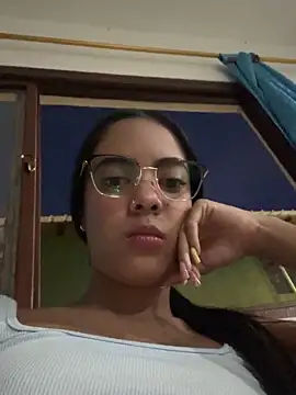 NAUGHTY LITTLE 18 online show from February 12, 11:48 pm