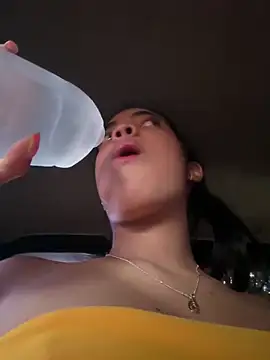 NAUGHTY LITTLE 18 online show from March 26, 10:07 pm