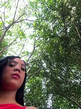 NAUGHTY LITTLE 18 online show from February 25, 9:14 pm