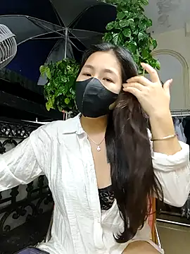 Snapshot of lyna_bl chatting on October 17, 2:08 pm lyna bl online show from October 17, 2:08 pm