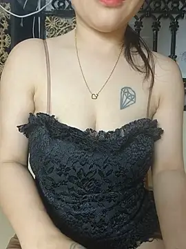 Snapshot of lyna_bl chatting on July 11, 2:28 pm lyna bl online show from July 11, 2:28 pm