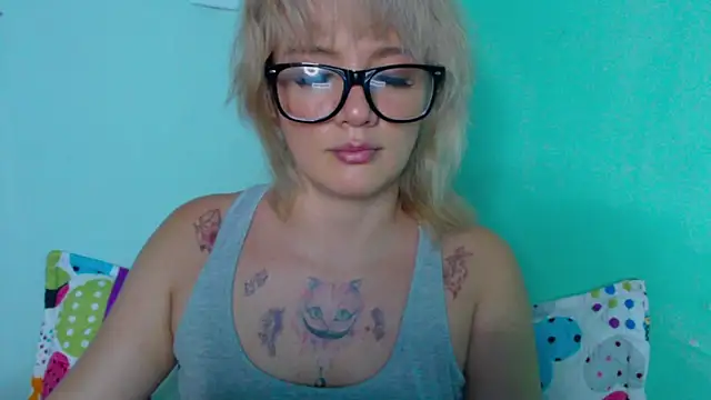 kitten sweet online show from February 4, 11:06 pm