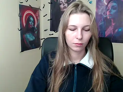 StrangerGi online show from April 18, 6:05 am