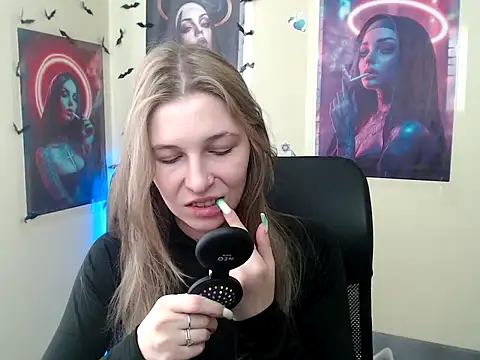 StrangerGi online show from April 30, 6:09 am