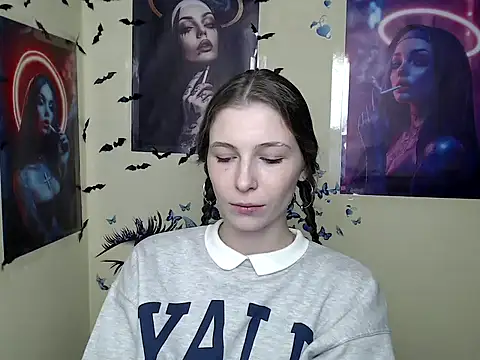 Snapshot of StrangerGi chatting on March 3, 1:01 pm StrangerGi online show from March 3, 1:01 pm