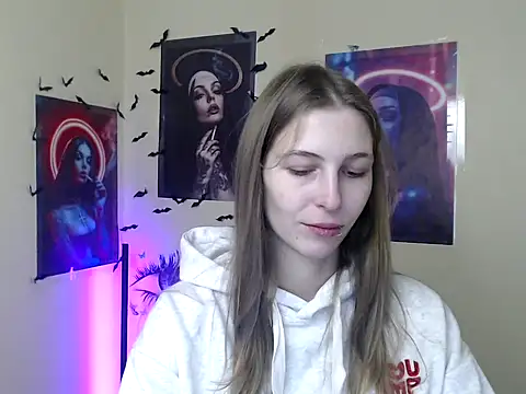 StrangerGi online show from November 10, 12:32 pm